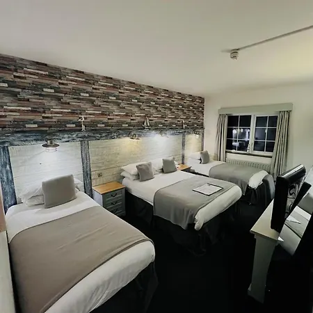 Hotel On The Prom At The Fernlea 3*