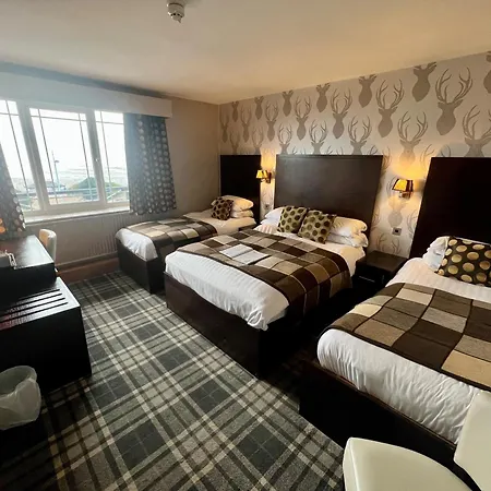 On The Prom At The Fernlea Hotel 3*