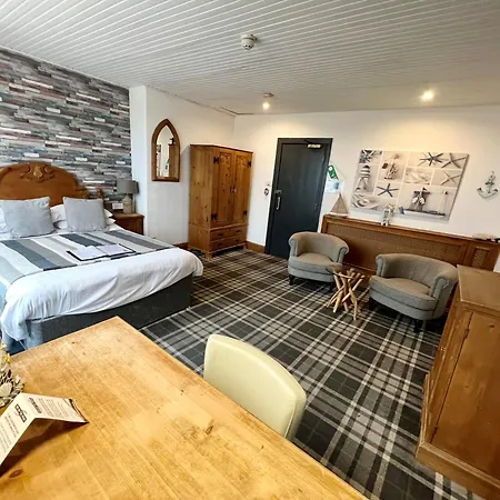 Hotel On The Prom At The Fernlea 3*