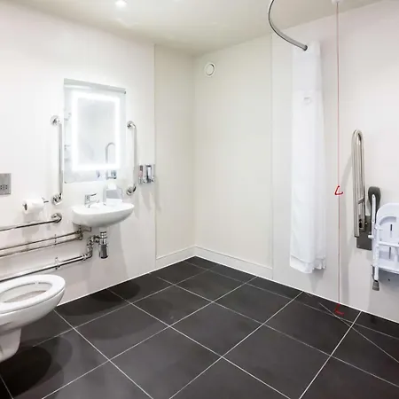 Hampton By Hilton 3*