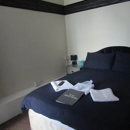Bed & Breakfast No12 South Shore 3*