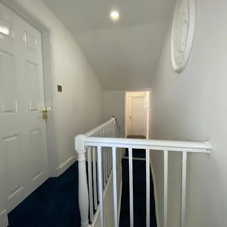 Apartment Aquarius - Sea View - Sleeps Seven Blackpool