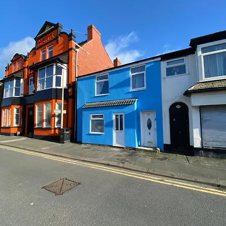 Apartment Aquarius - Sea View - Sleeps Seven Blackpool