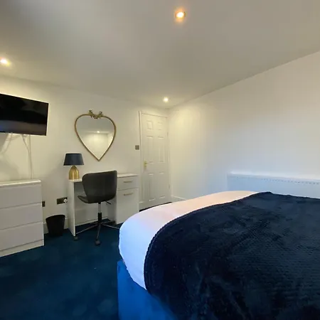 Apartment Aquarius - Sea View - Sleeps Seven Blackpool