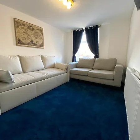 Apartment Aquarius - Sea View - Sleeps Seven *