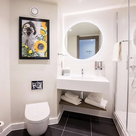 Hotel Hampton By Hilton 3*