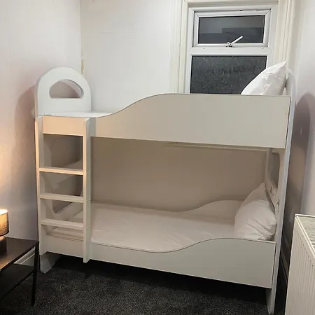Apartment - Holmfield Road *