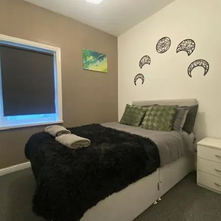 Bank Street 7 Apartment