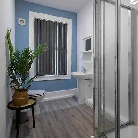 Bank Street 7 Apartment *