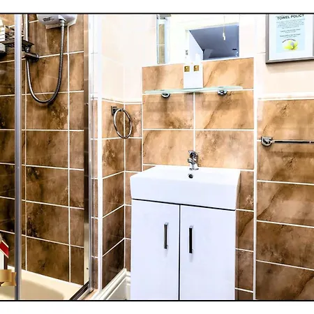 Pembroke 5*