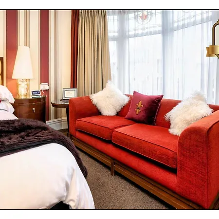 Pembroke 5*