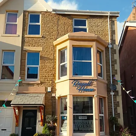 Rossall House , For Families & Couples Гостевой дом 3*