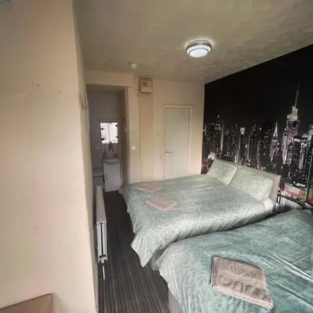 Prestige Plaza Hotel 3*