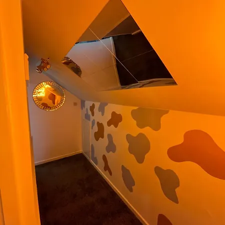 Quirky Attic Apartment *