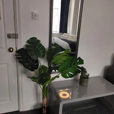 Q - Guest house