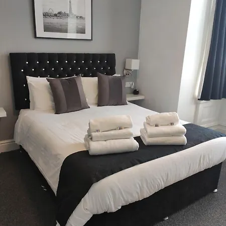 Q - Guest house Blackpool