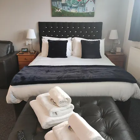 Q - Guest house Blackpool