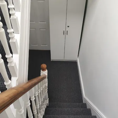 Q - Guest house