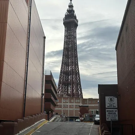 Runway - Minutes From Winter Gardens - Dog Friendly - Exceptionally Quiet - Very Close H&a Social Club (adults Only) * Blackpool