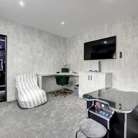 Swish Luxury Apartment