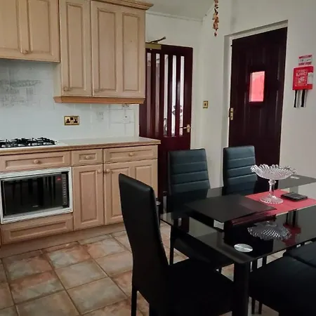 Lawnswood Apartamento *