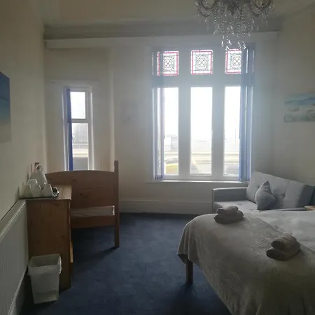 Bed & Breakfast Camelot Seafront Blackpool