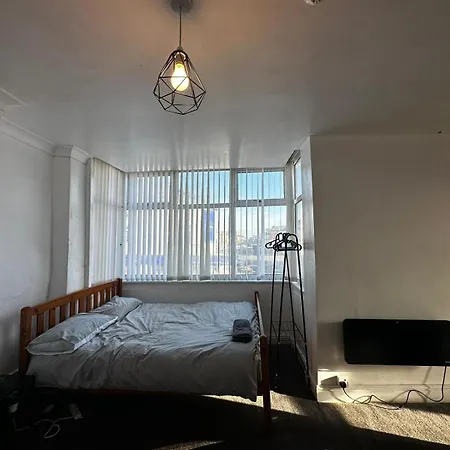 Large 2 Bed Private Central & Near The Beach With Parking! Blackpool