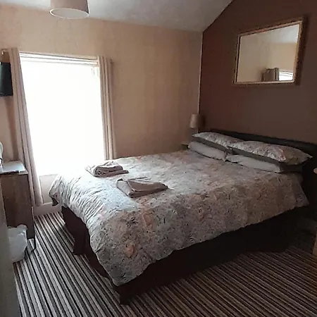 The Rutlands 3*