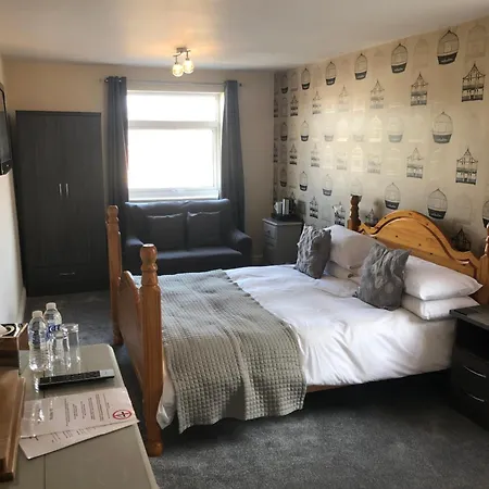 Edenfield Number 42 Guest house Blackpool