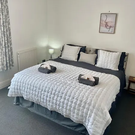 Entire In With Free Parking And A Private Patio Garden Blackpool