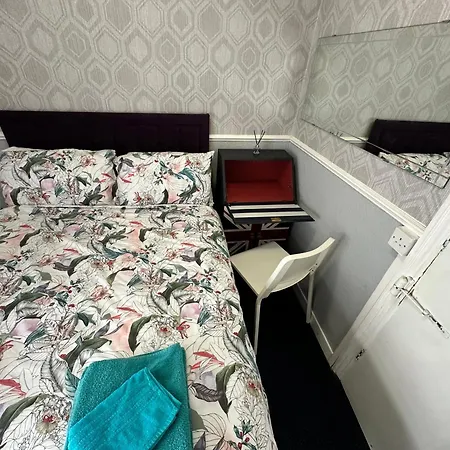Runway - Minutes From Winter Gardens - Dog Friendly - Exceptionally Quiet - Very Close H&a Social Club (adults Only) Pensionat Blackpool