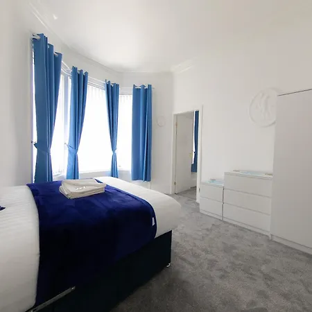 The New Apollo Hotel