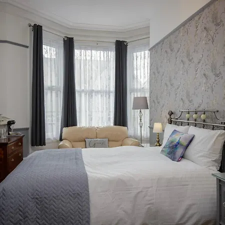 The Wescoe Guest house 3*