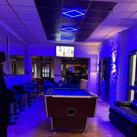 100风笛手酒店 住宿加早餐酒店 3*