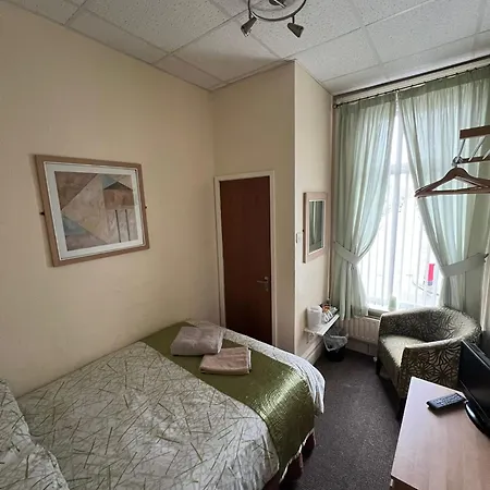 Hotel Tudor Rose 2*