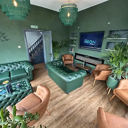 Hotel Neon *