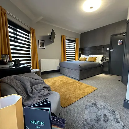 Hotel Neon *