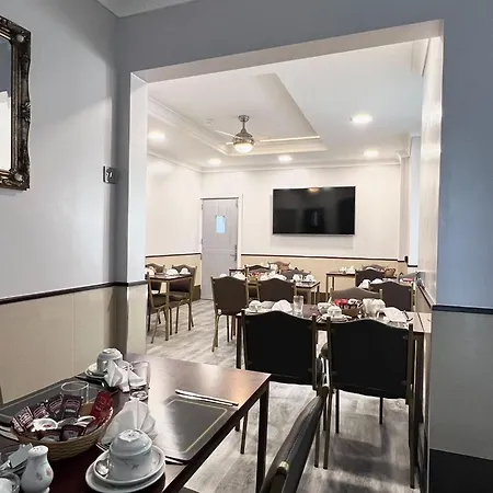 Hotel Tudor Rose 2*