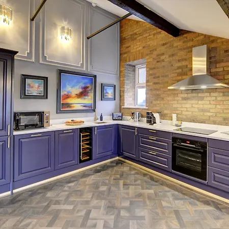 Apartment Swish Luxury