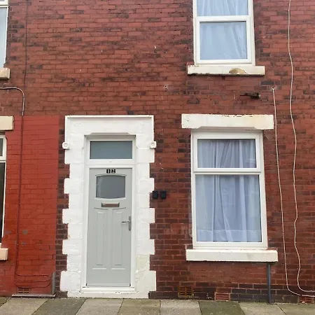 Holiday home Cross Street House *