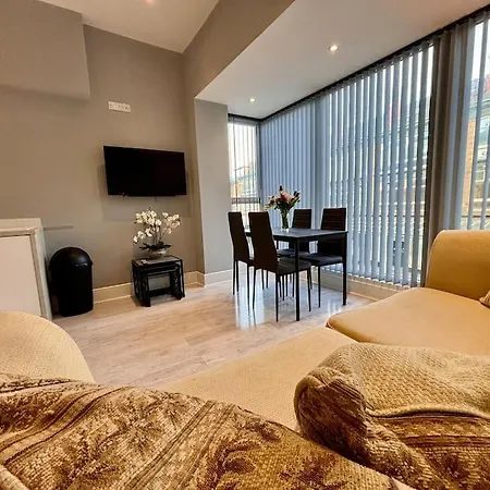 Teds Apartments-town Centre-apt2