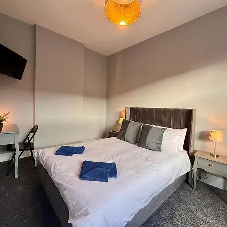 Teds Apartments-town Centre-apt1 * Blackpool