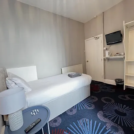 Cove Guest house 3*
