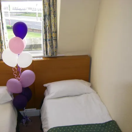 Hotel The Waldorf - Near Pleasure & Sandcastle Blackpool