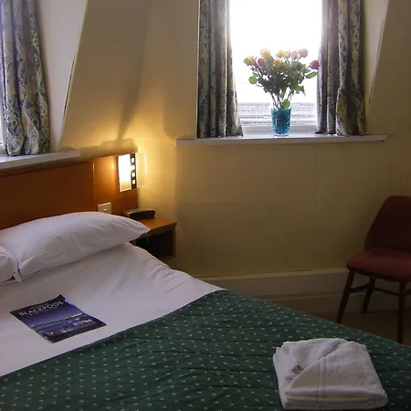 Hotel The Waldorf - Near Pleasure & Sandcastle Blackpool