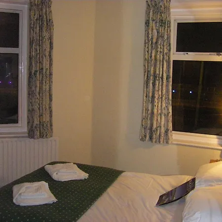 Hotel The Waldorf - Near Pleasure & Sandcastle 3*