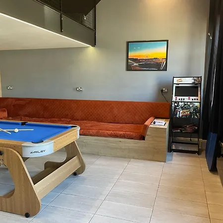 Apartment The Luxury Penthouse By Sasco *