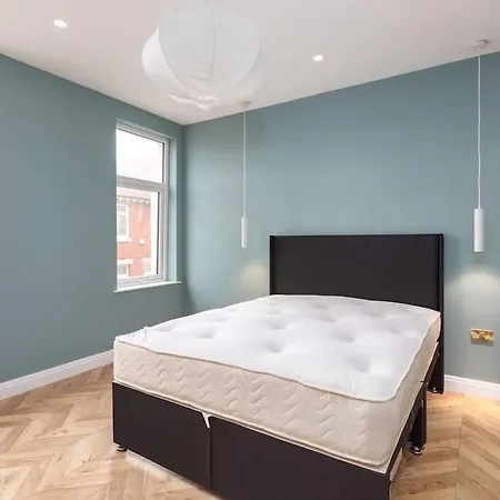4br House - Close To Attractions Blackpool