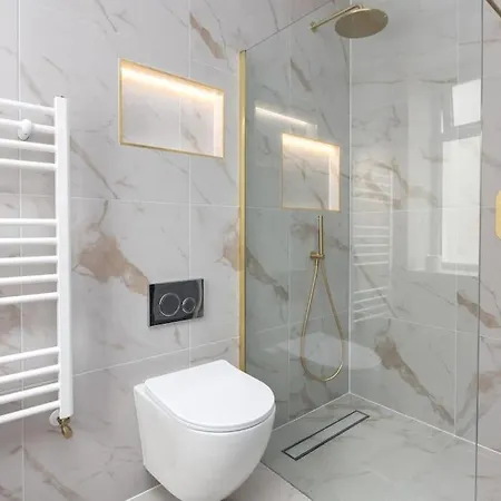Apartment 4br House - Close To Attractions *