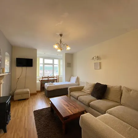 Palatine Court - Collection * Blackpool